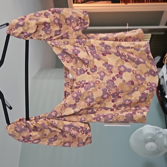 BNWT ARITZIA NOVELLA TOP - Picture 1 of 4